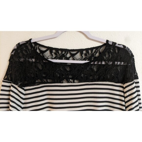 Women's CHICO'S Black/White Striped Lace Trim Jersey Swing Top 12 - Picture 2 of 11